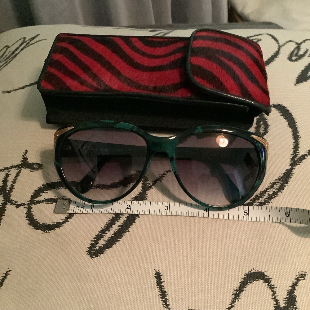 Georgio Vincente  sunglasses Ex. Condition - Picture 4 of 7